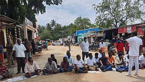 துடியலூர் அருகே பொதுமக்கள் சாலை மறியல்