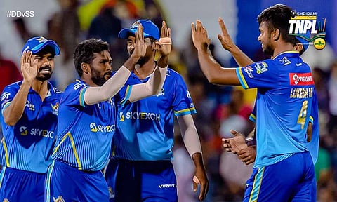 சேலம் அணி வீரர்கள்