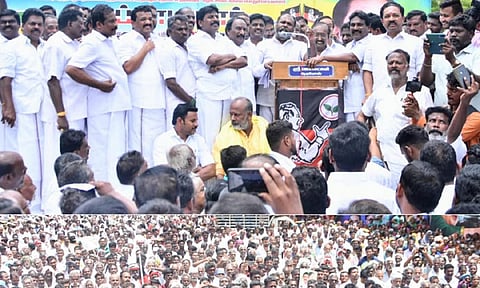 ஆர்.பி.உதயகுமார் பேசியதையும், அதில் கலந்து கொண்ட கூட்டத்தினரையும் படத்தில் காணலாம்.