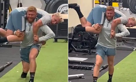 சாம் கரனை தோளில் தூக்கி உடற்பயிற்சி செய்த பேர்ஸ்டோவ்- வைரலாகும் வீடியோ