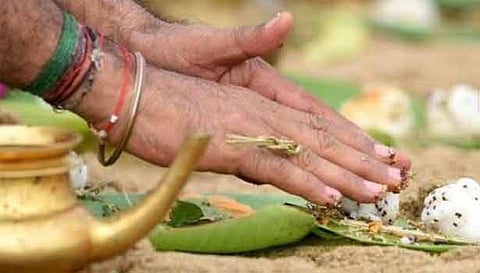 கோவில் தெப்பக்குளம் பகுதியில் தர்ப்பணம் செய்ய தடை