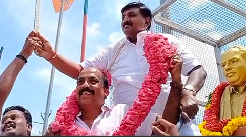 அ.தி.மு.க. ஓ.பி.எஸ்.அணி மாவட்ட செயலாளருக்கு வரவேற்பு