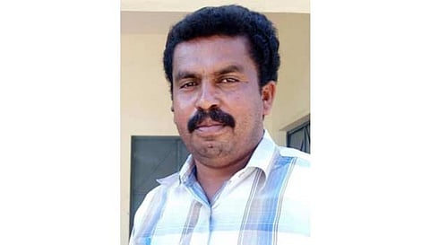 குமரேசன்.