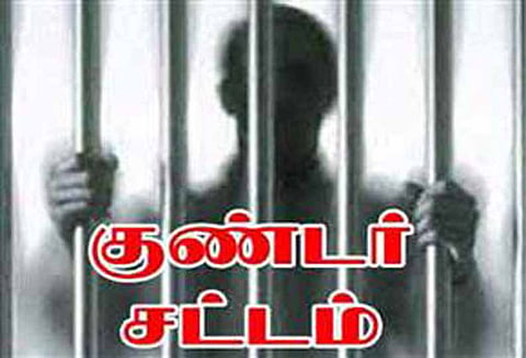 வாலிபரை கொலை செய்த ரவுடிகள் குண்டர் சட்டத்தில் கைது