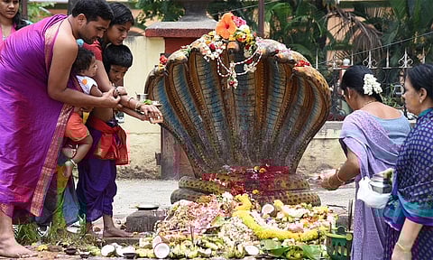 நாக சதுர்த்தி: நாக தோஷம் உள்ளவர்கள் கடைபிடிக்க வேண்டிய விரதம்