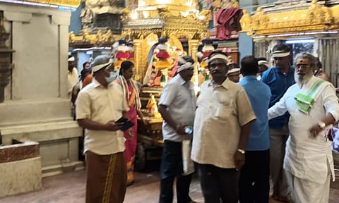 தங்கதேரில் மணக்குள விநாயகர் உலா வந்த காட்சி.