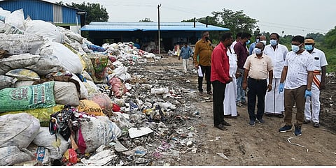கள்ளக்குறிச்சியில் நகராட்சி குப்பை கிடங்கை மாவட்ட கலெக்டர் ஷ்ரவன் குமார் ஆய்வு செய்தார்.