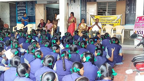சங்கரன்கோவில் அரசு மகளிர் மேல்நிலைப்பள்ளியில் குழந்தை கடத்தல் தடுப்பு விழிப்புணர்வு கூட்டம் நடைபெற்ற போது எடுத்தபடம்.