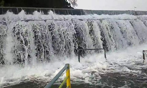 கொடிவேரி அணையில் பொதுமக்கள் குளிக்க தடை