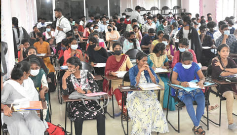 கோவையில் 6 அரசு கல்லூரிகளில் இன்று நேரடி கலந்தாய்வு தொடங்கியது