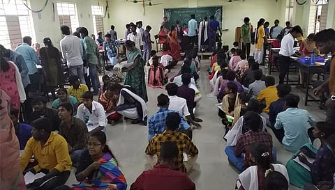 குமாரபாளையம் அரசு கல்லூரியில் கலந்தாய்வு மூலம் 158 மாணவ-மாணவிகள் சேர்க்கை