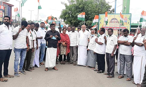 மத்திய அரசை கண்டித்து காங்கிரசார் ஆர்ப்பாட்டம்