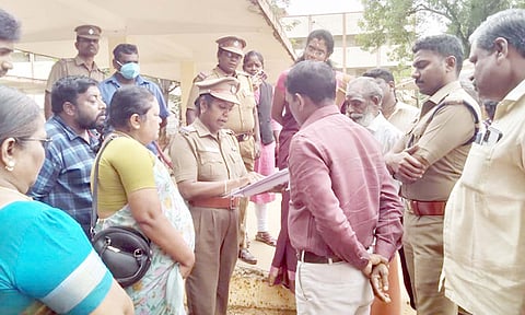 பேச்சுவார்த்தை நடந்தது.