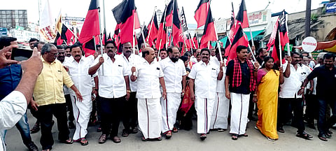 முன்னாள் முதல்-அமைச்சர் கருணாநிதி நினைவு நாளையொட்டி அமைதி ஊர்வலம் நடைபெற்றது. உடன் எம்.எல்.ஏ.க்கள் தேவராஜ், நல்லதம்பி, வில்வநாதன் உள்ளனர்.
