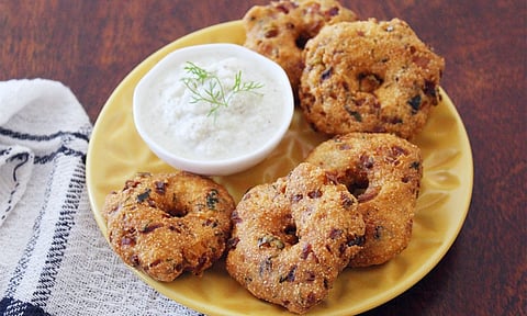 மொறுமொறு ரவா வடை செய்யலாம் வாங்க..