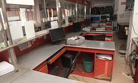 தபால் ஊழியர்கள் வேலை நிறுத்தம்