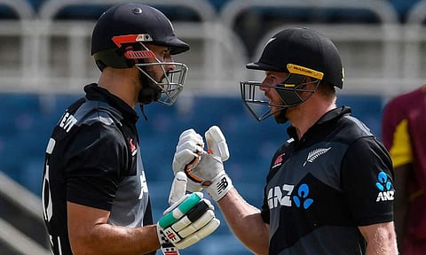 பொறுப்புடன் ஆடிய பிலிப்ஸ், மிட்செல் ஜோடி