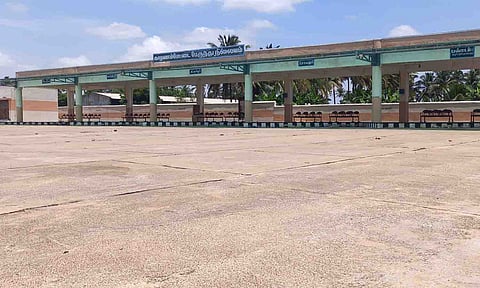 காரணம்பேட்டை பஸ் நிலையம்.