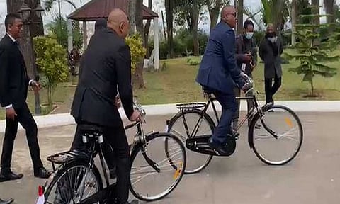 அபய் குமார், கிறிஸ்டியன் என்ட்சே