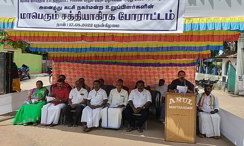 குழித்துறையில் பழுதான சாலைகளை சீரமைக்காவிட்டால் தீக்குளிக்கவும் தயங்கமாட்டேன் - நகரசபை தலைவர் பொன். ஆசைதம்பி ஆவேசம்