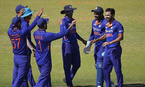 விக்கெட் எடுத்த மகிழ்ச்சியில் தீபக் சாஹர்