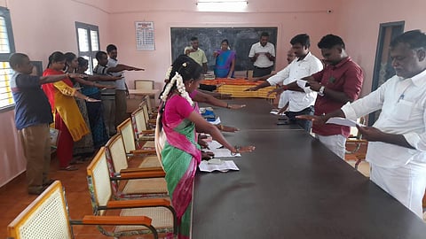 கண்ணமங்கலம் பேரூராட்சியில் மத நல்லிணக்க உறுதிமொழி ஏற்ற காட்சி.