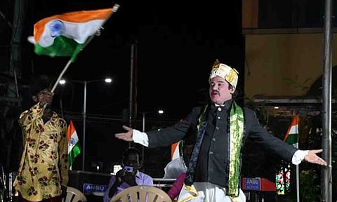 கதாகாலட்சேபம் நிகழ்ச்சி நடைபெற்ற காட்சி.