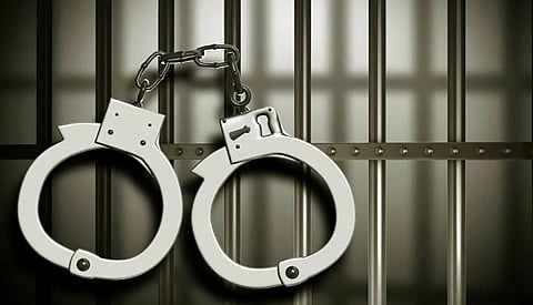 மது விற்ற 2 பேர் கைது