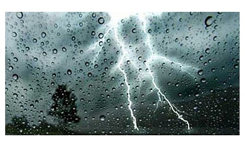 வேப்பனப்பள்ளி சுற்றுவட்டாரப் பகுதிகளில் விடிய, விடிய கொட்டி தீர்த்த கன மழை