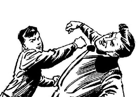 போக்குவரத்து சீரமைத்த ஊர்க்காவல் படை வீரர் மீது தாக்குதல்