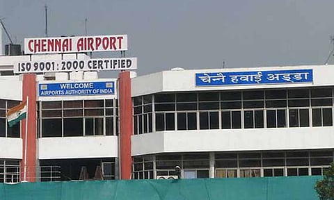 சென்னை விமான நிலையத்தில் பரபரப்பு- துபாய் செல்லும் விமானத்திற்கு வெடிகுண்டு மிரட்டல்