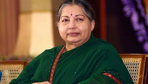 ஜெயலலிதா மரணம் தொடர்பான விசாரணை- முதலமைச்சரிடம் அறிக்கையை தாக்கல் செய்தது ஆறுமுகசாமி ஆணையம்