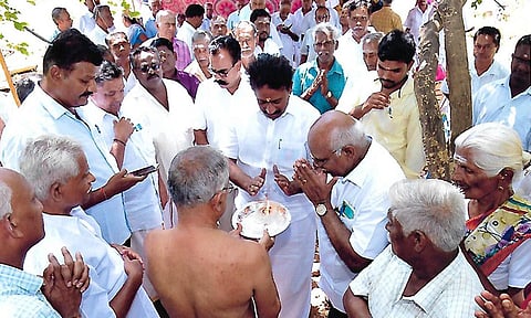 பூமிபூஜையில் தங்கபாண்டியன் எம்.எல்.ஏ. கலந்து கொண்டார்.