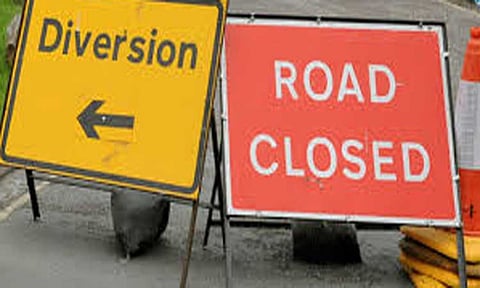 பெரியநாயக்கன்பாளையம் மேம்பால பணிக்காக திட்டமிடப்படாமல் திடீரென மூடப்பட்ட சாலை