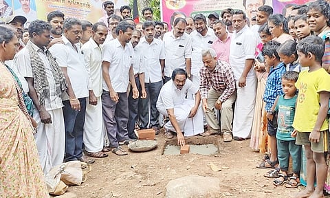 பேச்சிப்பாறை கிளவியாற்றின் குறுக்கே ரூ.2.60 கோடியில் புதிய பாலம் - அமைச்சர் மனோதங்கராஜ் பணிகளை தொடங்கி வைத்தார்