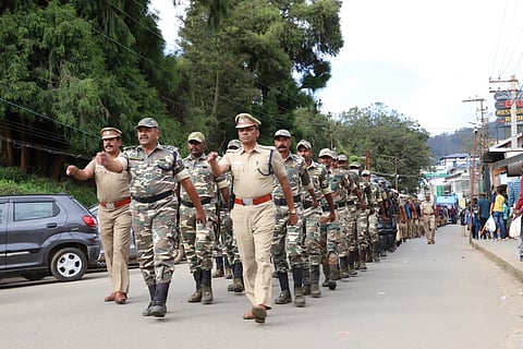 ஊட்டியில் விநாயகர் சதுர்த்தியையொட்டி போலீஸ் கொடி அணிவகுப்பு