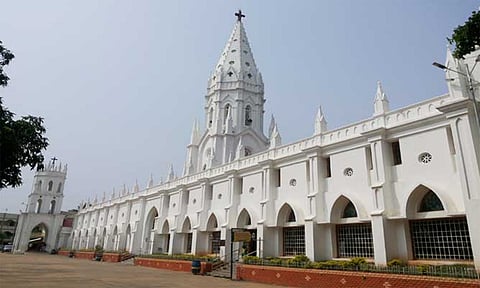 பூண்டி மாதா பேராலயத்தில் மாதா பிறப்பு பெருவிழா கொடியேற்றத்துடன் இன்று தொடங்குகிறது