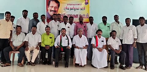 மாவட்ட செயலாளர் கனகராஜ் தலைமையில் புதிய தமிழகம் கட்சி நிர்வாகிகள் கூட்டம் நடைபெற்ற போது எடுத்தபடம்.