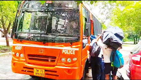 பேரிடர் மீட்பு படையினர் கேரளா விரைந்தனர்