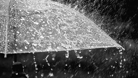 ஏற்காட்டில் 3 மணிநேரம் கொட்டிய கனமழை- சேலம் அருகே வெள்ளப்பெருக்கால் பாலம் உடைந்தது