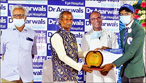  அகர்வால் கண் மருத்துவமனையில் கண்தான இருவார விழா நடைபெற்ற போது எடுத்த படம்.