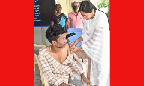 கொரோனா தடுப்பூசி முகாம் தொடங்கியது