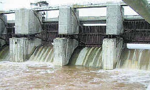 ஒரத்துப்பாளையம் அணையின் நீர்மட்டம் 13 அடியாக உயர்ந்தது