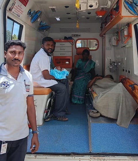 108 ஆம்புலன்சில் பெண்ணுக்கு பிரசவம்