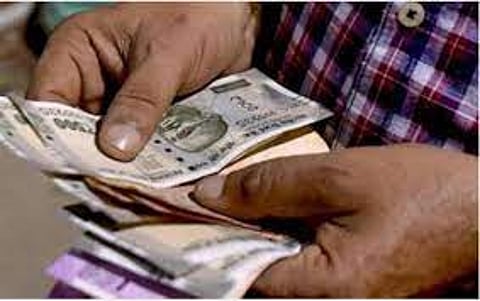 இருசக்கர வாகன நிறுத்துமிடங்களில் கூடுதல் கட்டணம் வசூலிப்பு