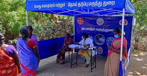 196 இடங்களில் சிறப்பு மருத்துவ முகாம்