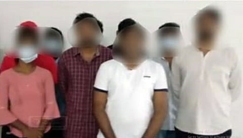 மியான்மர் நாட்டில் சிக்கி தவிக்கும் வாலிபர்கள்.