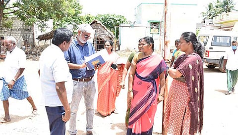 தேவண்ணக்கவுண்டனுார் ஊராட்சி எம்ஜிஆர் நகரில் உள்ள அங்கன்வாடி மையத்தில் ஆர்.டி.ஓ. சௌம்யா ஆய்வு செய்தார். அவருடன், ஆணையாளர் ராஜகணேஷ், பி.டி.ஓ., முத்து உள்ளனர்.