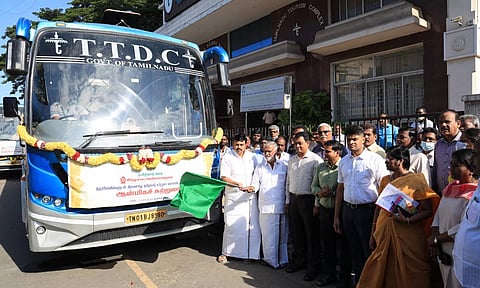 வைணவ கோவில்களுக்கு ஆன்மீக சுற்றுலா- அமைச்சர் பி.கே.சேகர்பாபு தொடங்கி வைத்தார்
