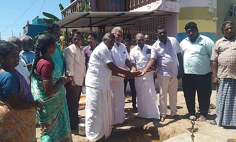 இணைப்பு சாலை மறுசீரமைப்பு பணியை அங்காளன் எம்.எல்.ஏ. பூமி பூஜை செய்து தொடங்கி வைத்தார்.